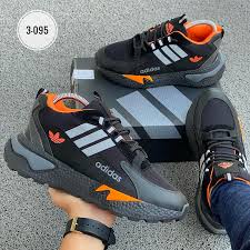 Zapatillas Adidas Ref. Caballero: Estilo y Comodidad